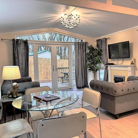 Welsh Villa-Hot Tub-Tenby-Carmarthen-Forestsetting Εξωτερικό φωτογραφία