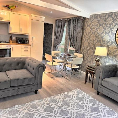 Welsh Villa-Hot Tub-Tenby-Carmarthen-Forestsetting Εξωτερικό φωτογραφία